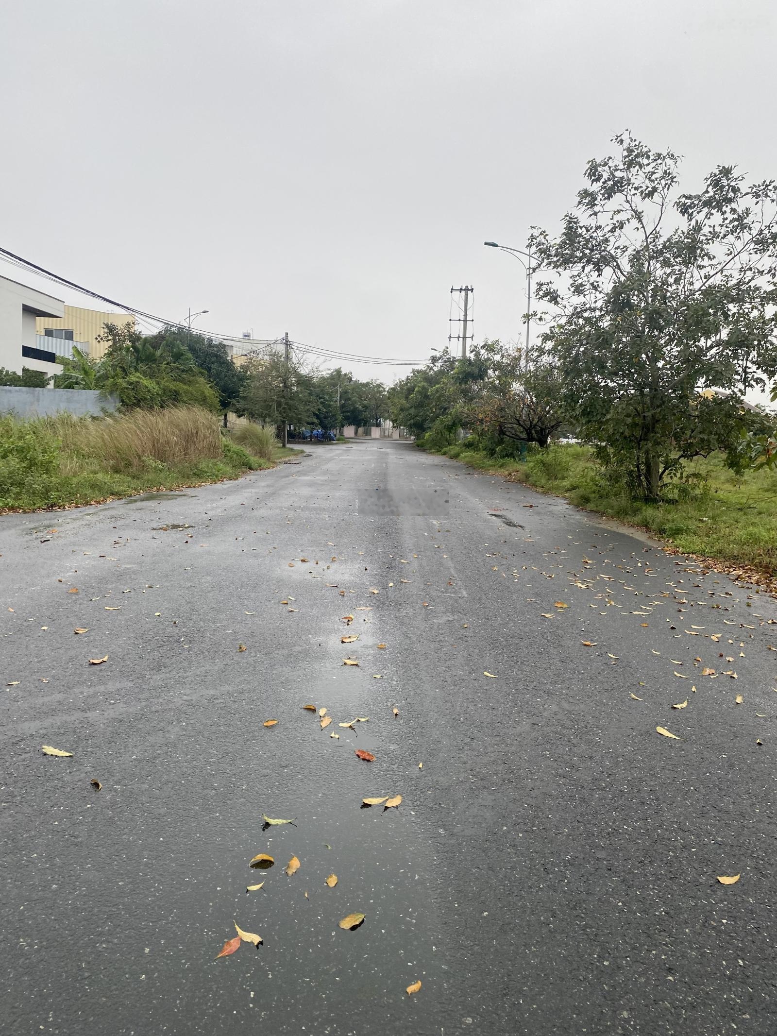 Chuyển nhượng góc lô biệt thự hướng Đông Phú Mỹ An, đường Nguyễn Văn Hưởng gần sông