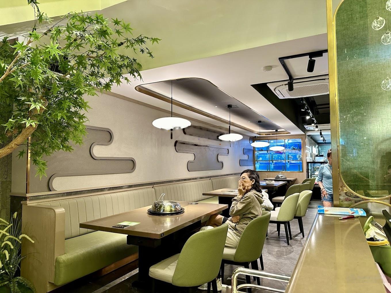 Cho thuê nhà mặt tiền Lê Văn Sỹ, Quận 3. DT: 8x25m, 1 trệt, 1 lầu. DTSD: 400m2