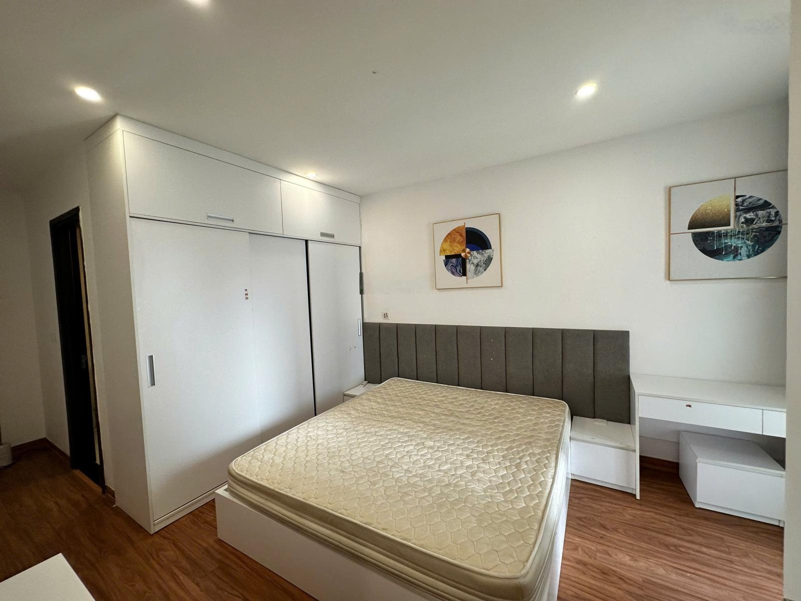 Cho thuê căn hộ 3 phòng ngủ The Sun Mễ Trì giá 20triệu - vào ở ngay. LH: 0966573898