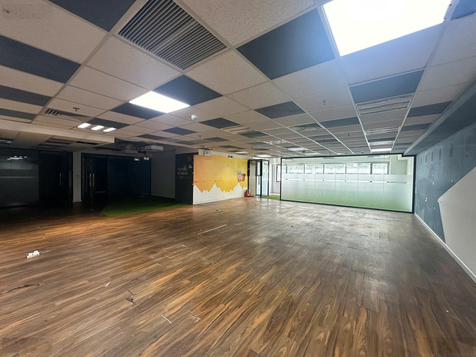 BQL chính chủ cho thuê văn phòng Imperia Garden Nguyễn Tuân 300m2 cắt nhỏ từ 100m2 có nội thất