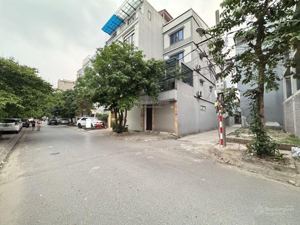 Bán nhà, ngõ rộng ô tô tránh, 90 m ra phố Đại Mỗ