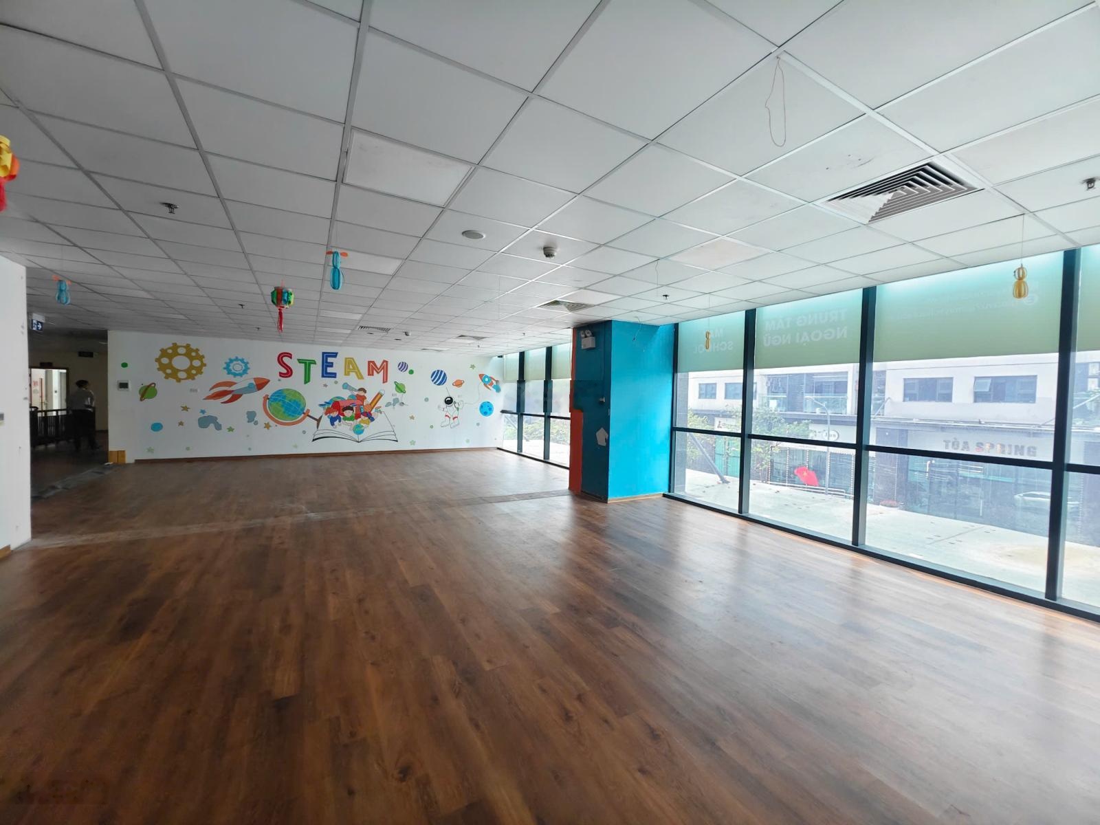 BQL GoldSeason Nguyễn Tuân cho thuê 500m2 cắt 100m2, 200m2, 300m2 có thể lấy nội thất sàn gỗ đẹp