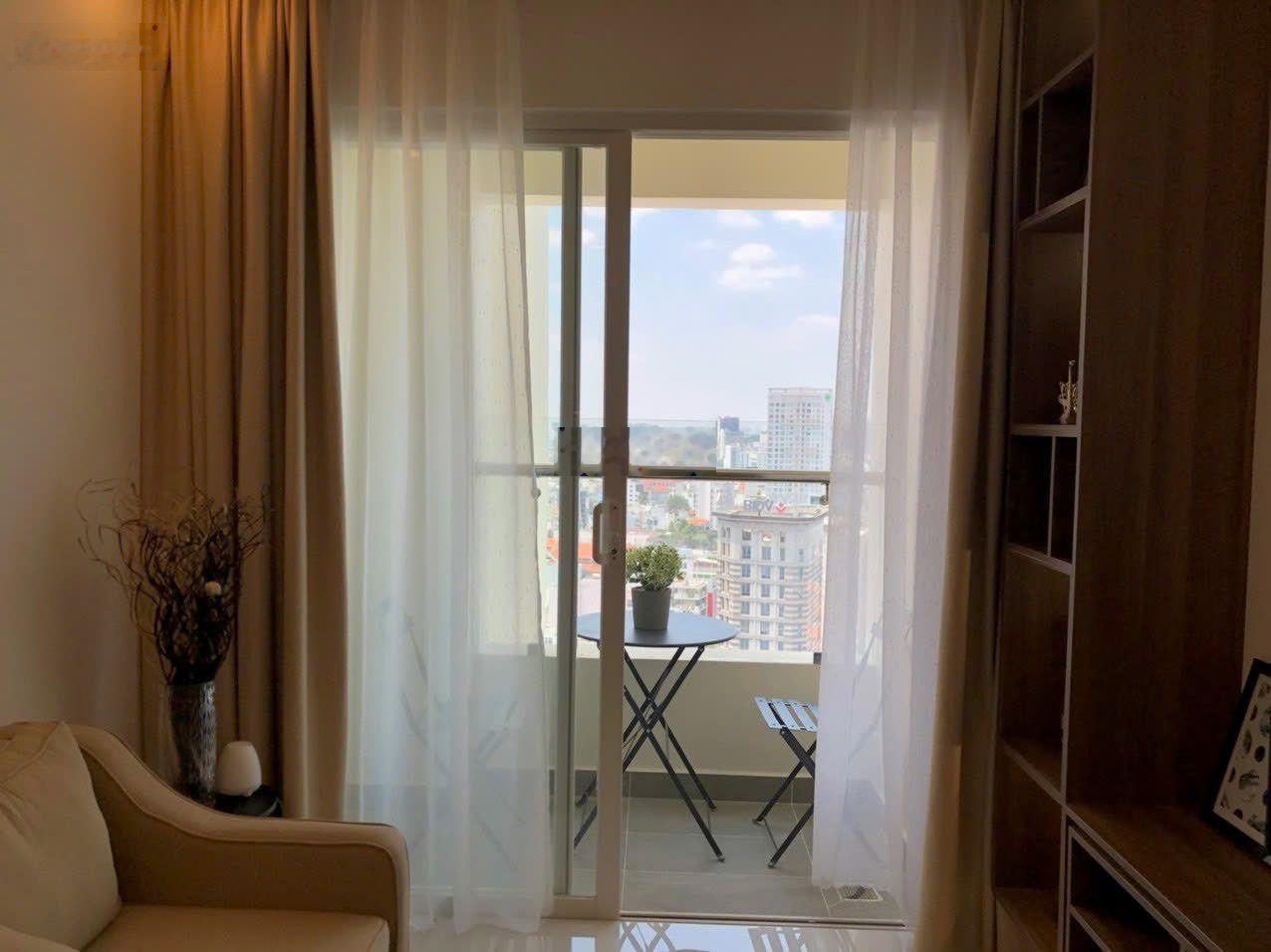 * CHCC Terra Royal cần bán nhanh 2PN giá tốt. LH em qua: 0935204666 call/zalo