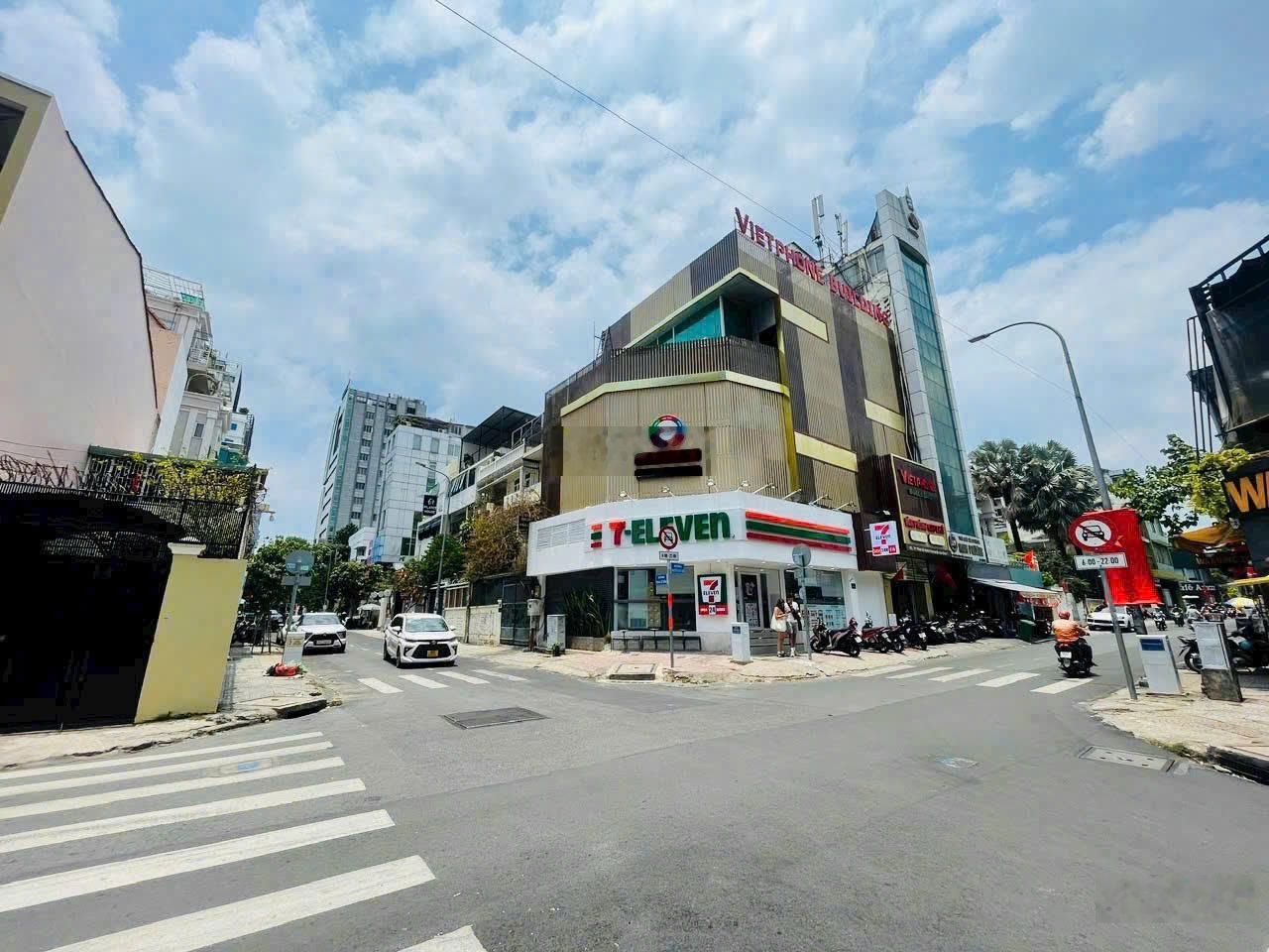 Bán nhà mặt tiền Trường Sơn, DT: 11x28m - 3 tầng - XD: Hầm + 8 lầu - giá: 45 Tỷ TL - tin thật 100%