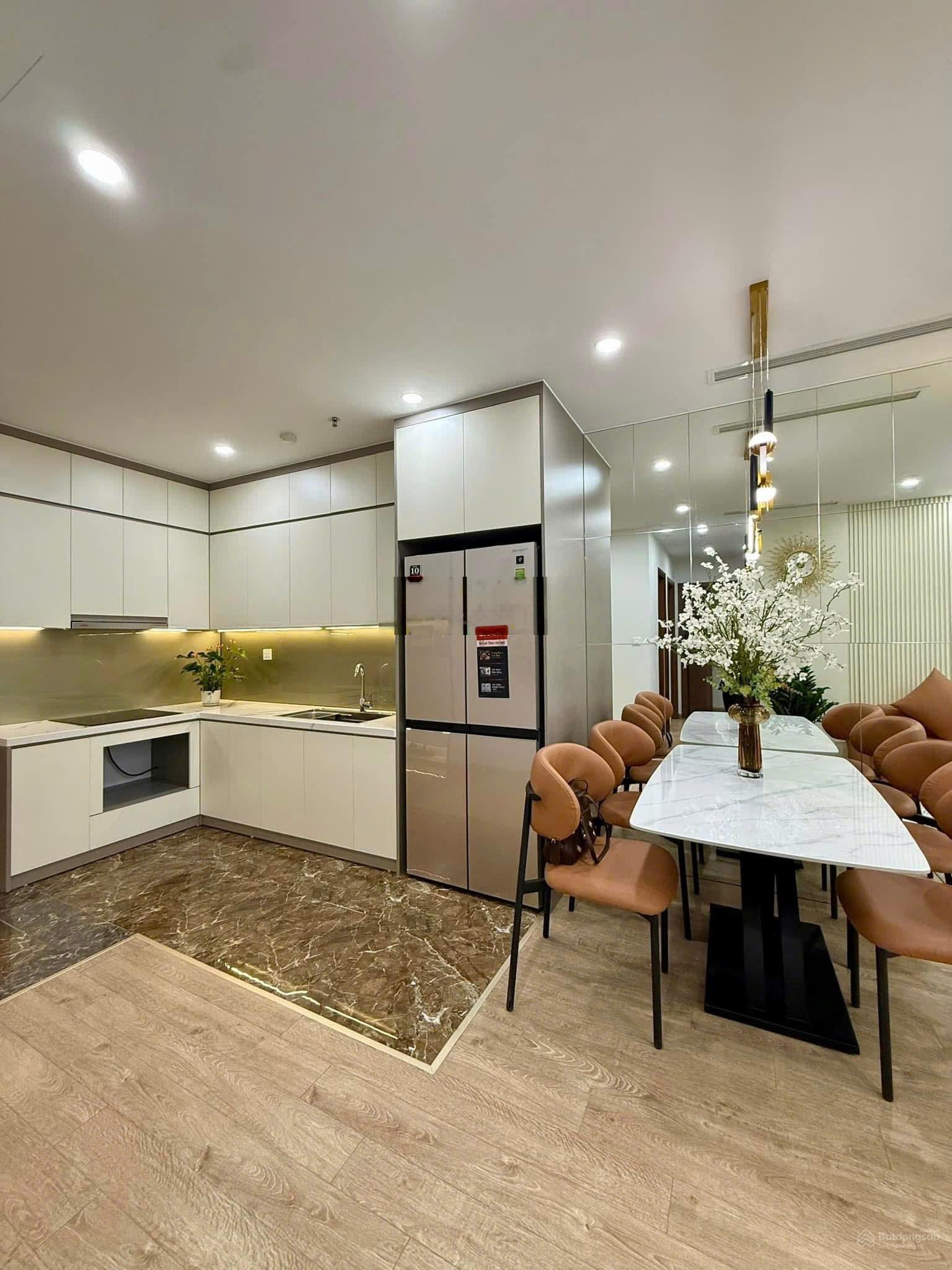 Hot gia đình bán căn hoa hậu 2 ngủ 83.5m2 view pháo hoa giá tốt nhất tại chung cư Florence-Mỹ Đình