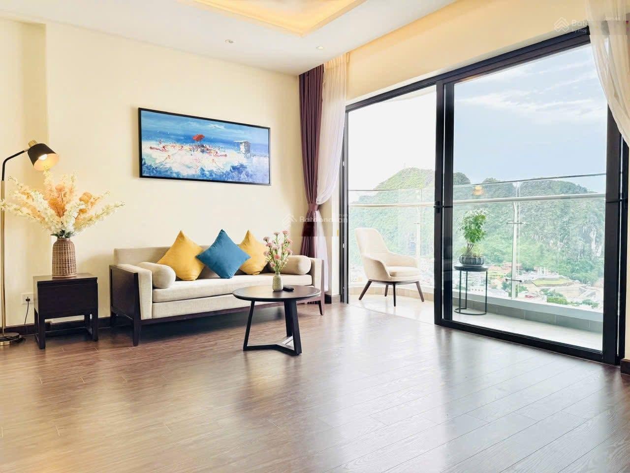 Căn góc 2N1VS tầng trung ban công Đông Nam, giá bán 2,6x tỷ giá tốt nhất toà S2. Lh 0936915515