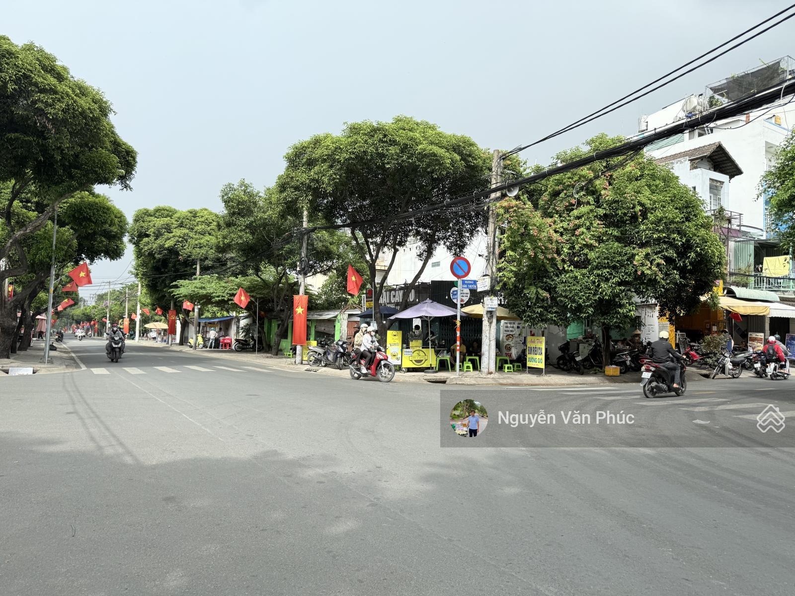 Chủ cần bán gấp biệt thự Làng Đại Học, Bình Thọ, Thủ Đức. Ngang 32m*50m=1600m2. Giá rẻ 125 tỷ TL