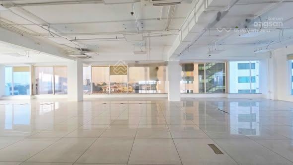 Cho thuê văn phòng đường Nguyễn Trọng Tuyển, DT 124m²