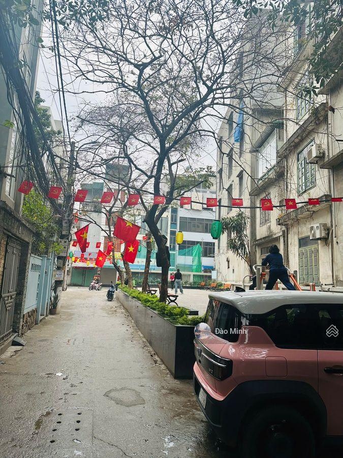 (011) chính chủ bán nhà Trường Chinh, sát phố, ôtô tránh vào nhà, 56,8m2, MT 4m, ngõ rộng hiếm