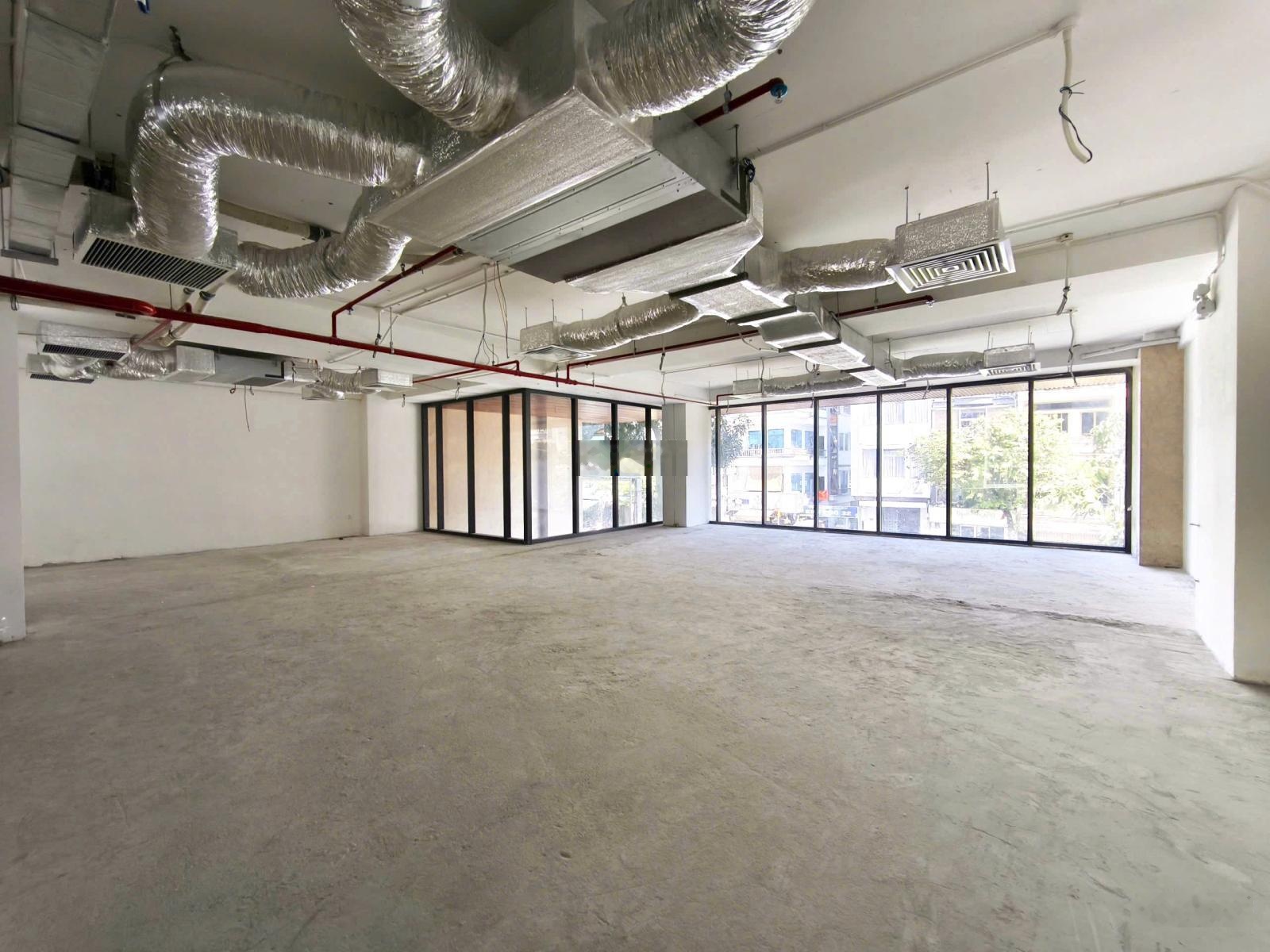 Cần cho thuê sàn văn phòng 350m2-700m2/sàn, hoàn thiện cơ bản full kính & giá tốt - LH 0906970252