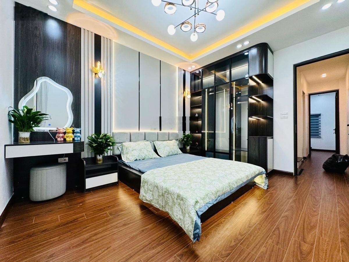 Chỉ hơn 8 tỷ có nhà Văn Quán, Hà Đông 5 tầng 5 ngủ, 5 nhà ra phố ô tô tránh đỗ DT 38m2