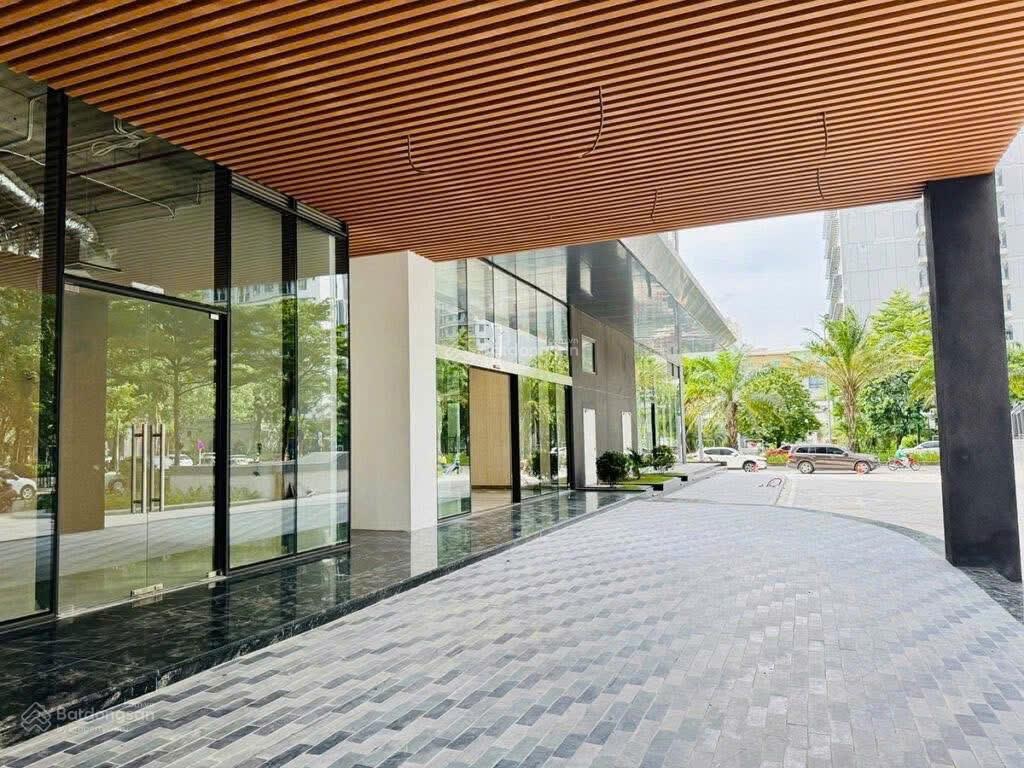 Chính chủ cho thuê văn phòng 137m2 tại tầng 23 tòa nhà Rox Tower Hồ Tùng Mậu,