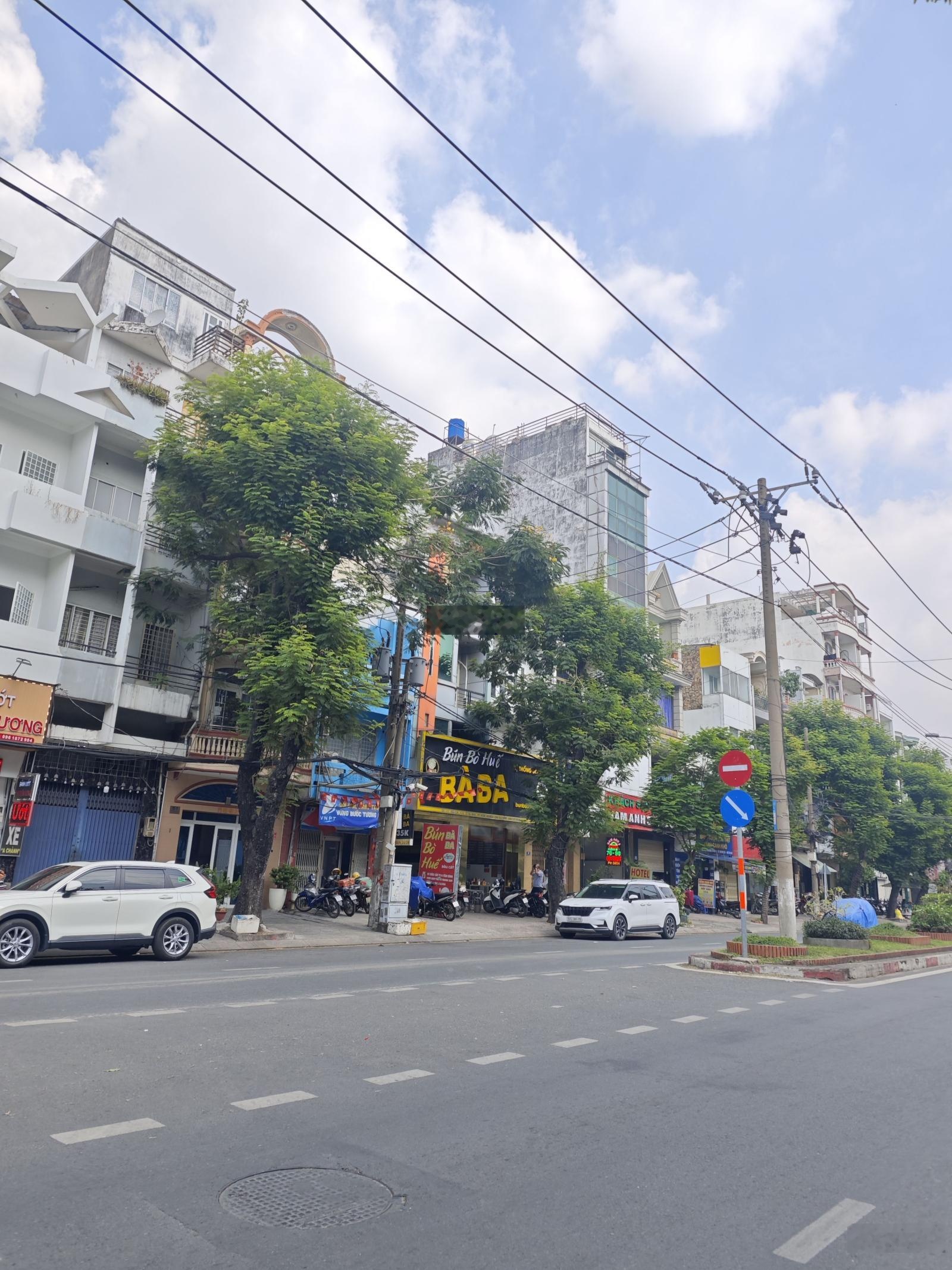 HÀNG HIẾM ! Giá tốt nhất khu vực. Mặt tiền Bàu Cát đôi, 5 tầng, 4x18m. Chỉ 25.5T