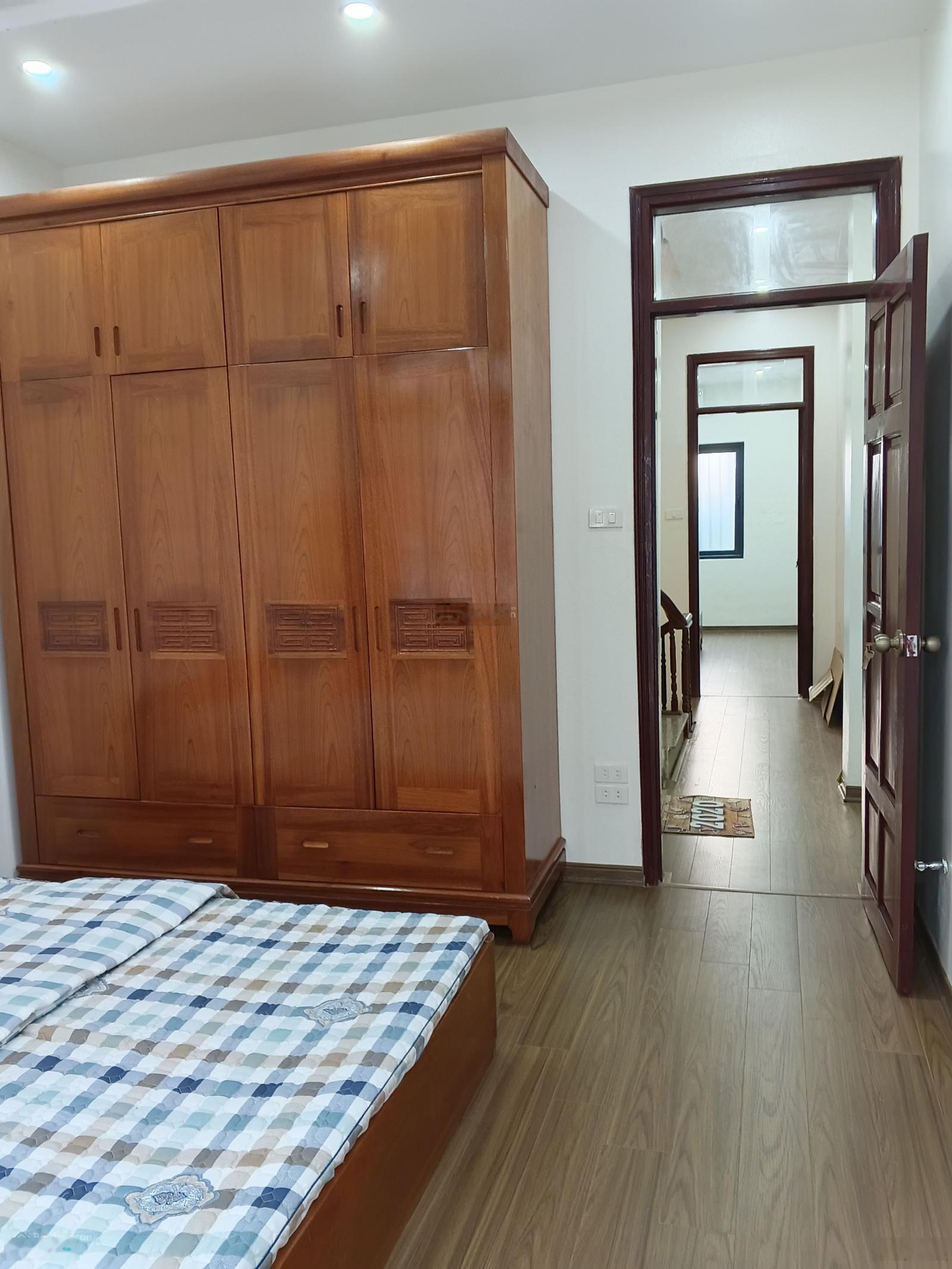 Cho thuê nhà phân lô Nguyễn Đức Cảnh, 56m2, 5 phòng ngủ, ô tô đỗ cách nhà 30m, giá 16.5 triệu/tháng