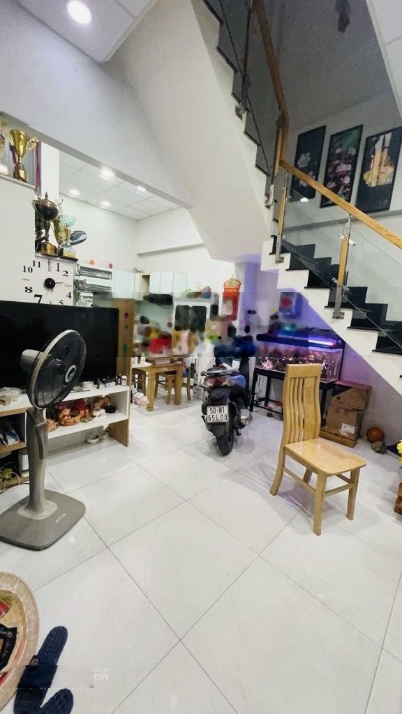 Bán nhà căn góc hai mặt tiền Trương Phước Phan, 2 tầng(4.2x22m), dòng tiền sẵn.