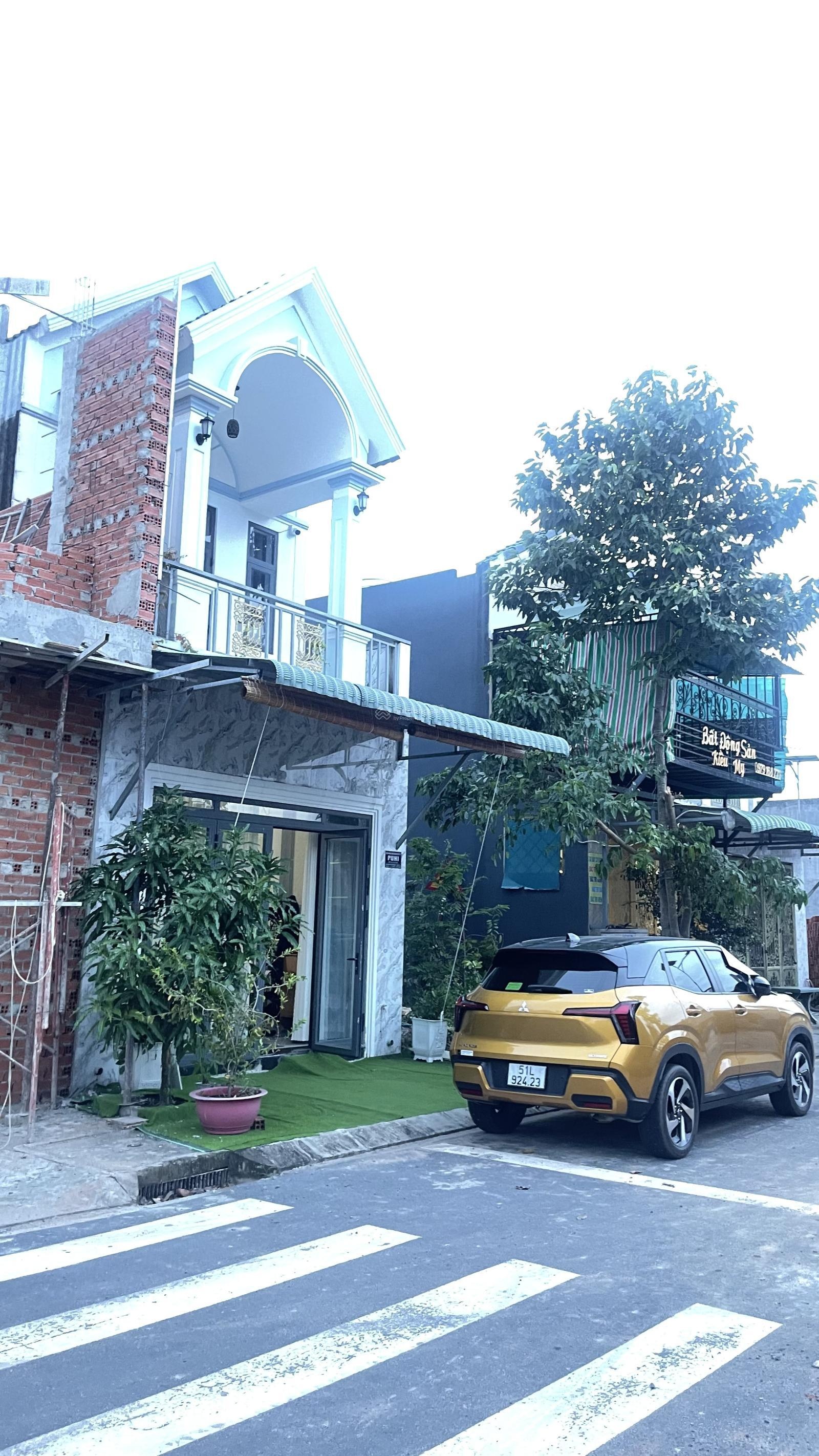 Bán nhà tại Tân Hiệp, 4,9 tỷ, 92,5m2, 3PN, 3WC, đẹp, nhiều tiện ích