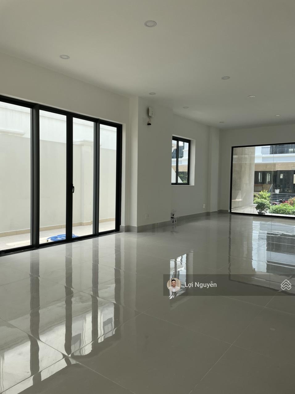 Cho thuê mặt bằng tầng trệt 5x20m 6x20m 7x20m 9x20m - KĐT Vạn Phúc, Có hầm xe, giá chỉ từ 10 triệu