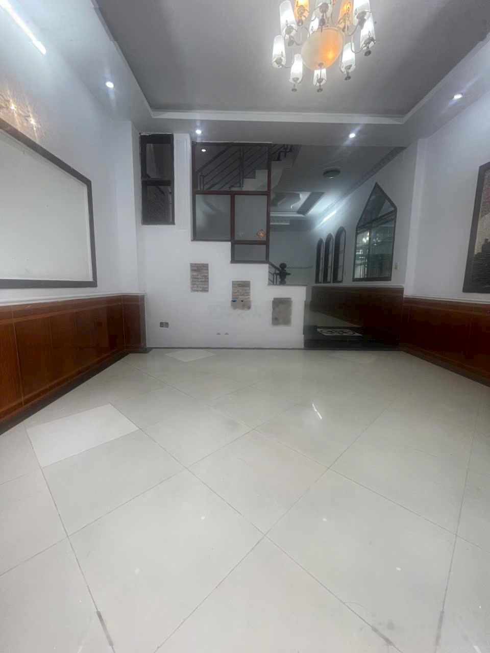 Nhà ngay emart phan huy ích trệt 2 lầu 5x15m có 3pn 3wc giá chỉ 12 triệu