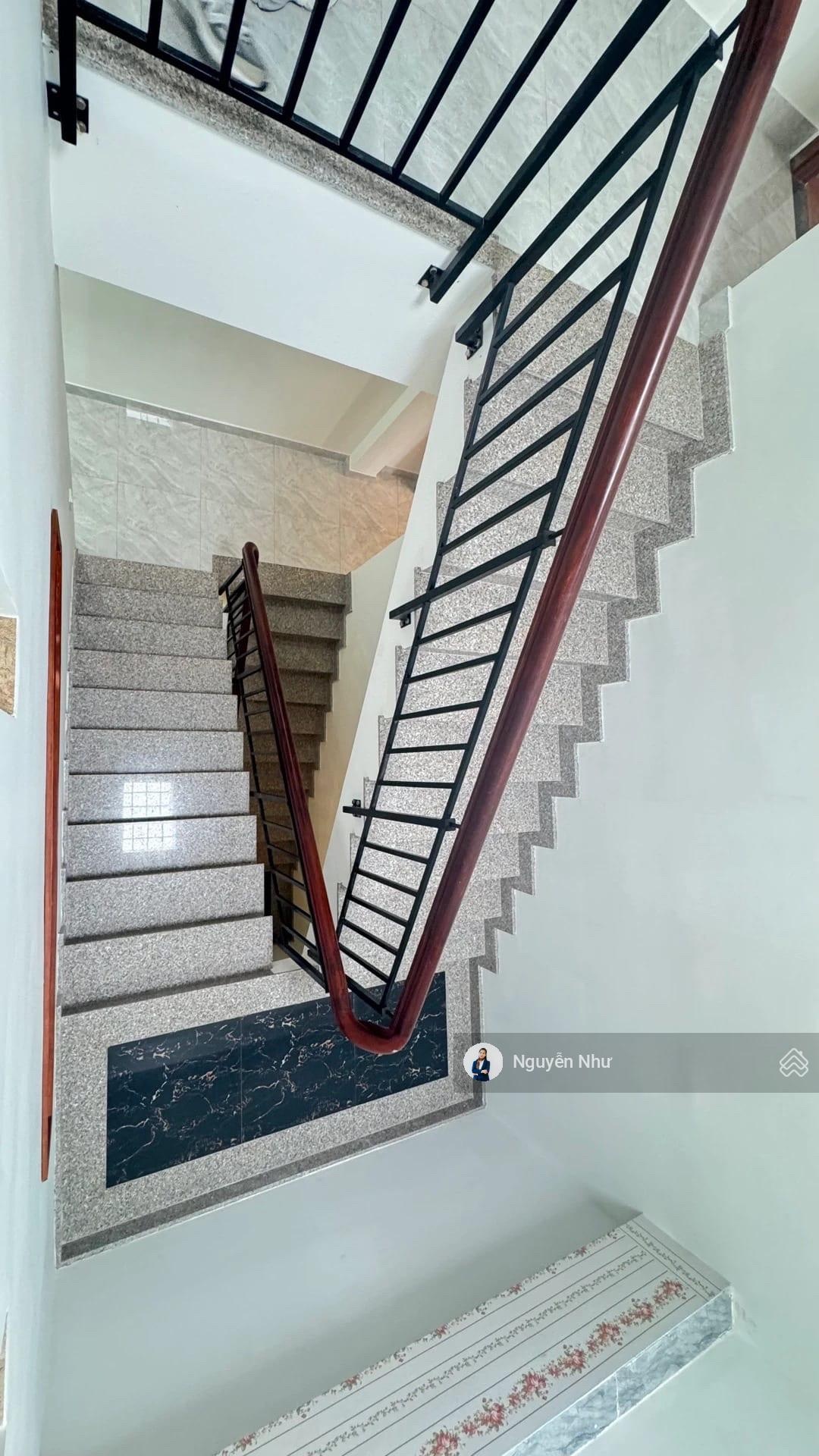 Bán nhà Mai Hắc Đế Sơn Trà Đà Nẵng (đ. 10m5) - sát cầu Rồng - 100m2 * 4 tầng, Kinh doanh đỉnh cao