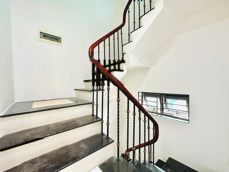 Nhà mới Phương Mai, gần hồ, ô tô vào nhà, 7 tầng thang máy, 60m2, chỉ nhỉnh 24 tỷ.