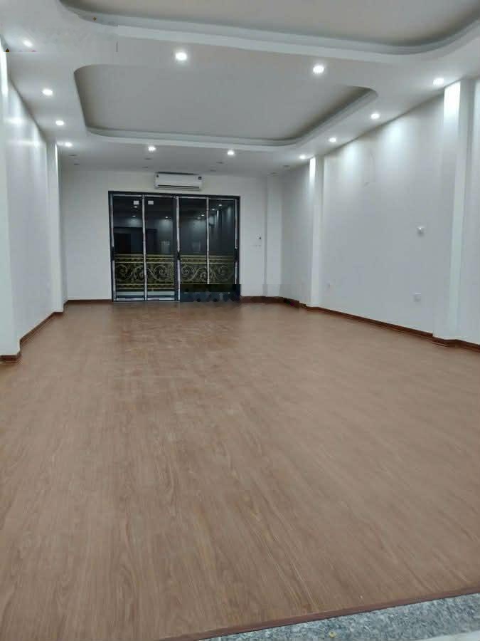 Bán Gấp 51 Thanh Đàm - Hoàng Mai. 112m. 5 Tầng. MT 5m. Giá 20,8 Tỷ. Có TL. Ô tô chánh. Giá đầu tư.