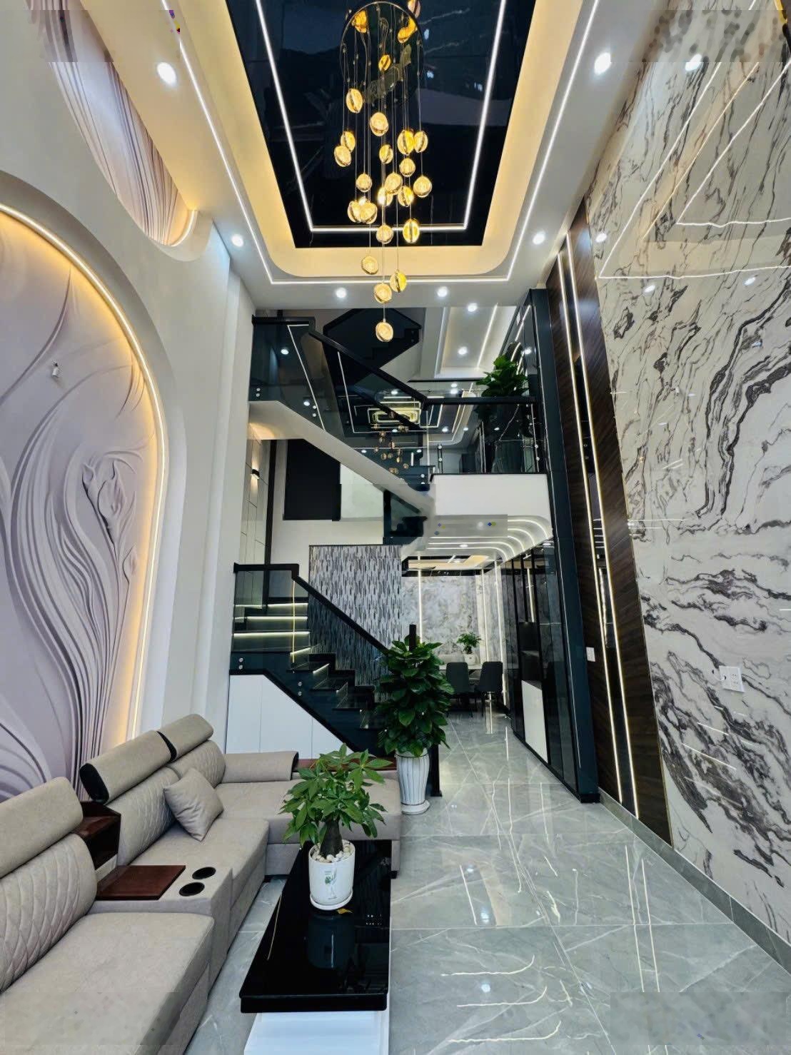 Nhà 4.5 tấm 6PN 5WC HXH Lê Văn Quới - Bình Tân