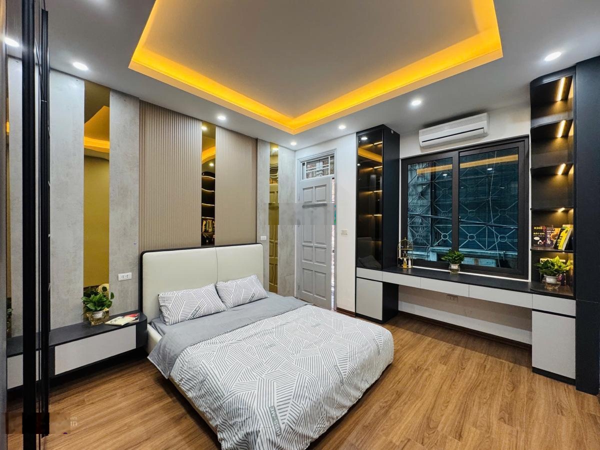 Siêu hiếm, ô tô cách 50m Hoàng Mai, ngõ thông, kinh doanh, SĐCC, QH ổn định, 45m2*5T, 8.4 tỷ