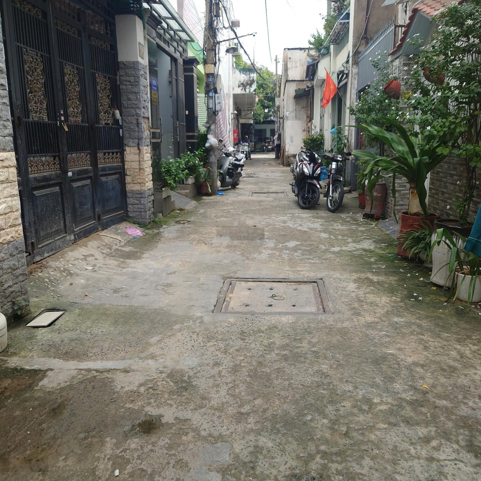 Nhà quá rẻ DT CN 50m2 - cách Aeon Mall 500m - NGANG 4m2 X 12 - chỉ 4 tỷ 7TL