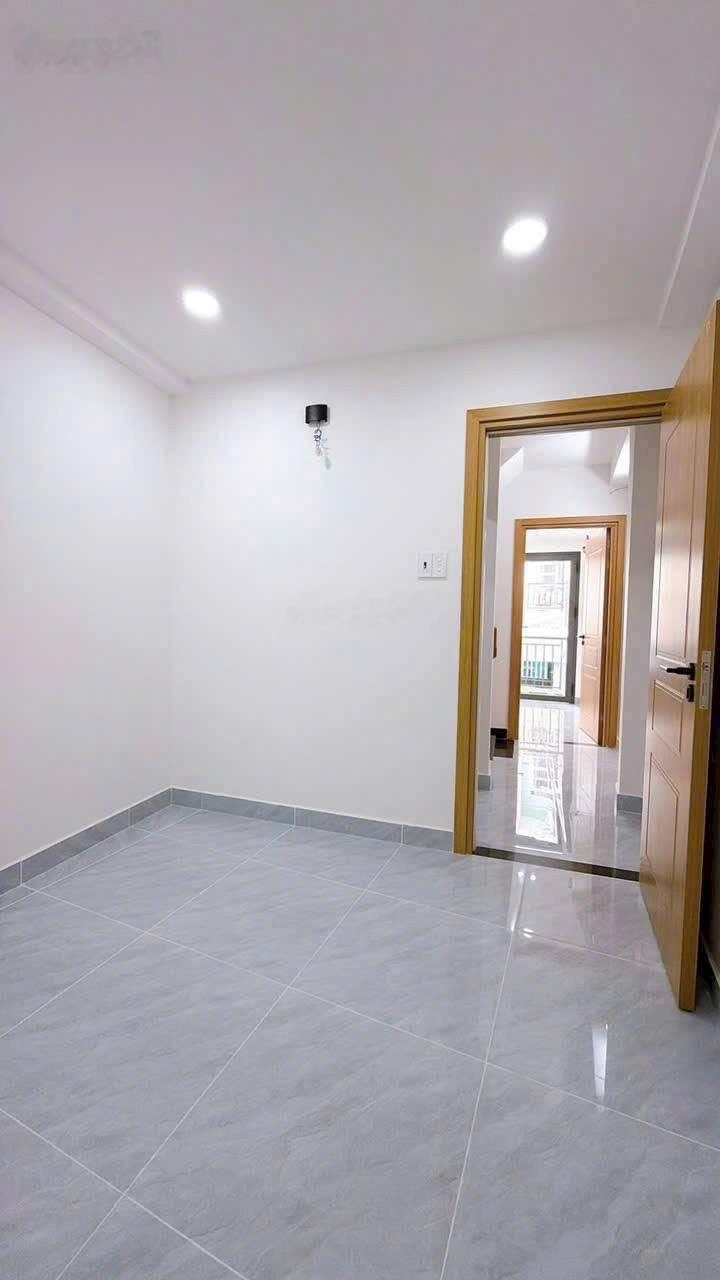 Hiếm - Hoàng Diệu Q4 - hẻm ô tô thông - 29m2 - 4 tầng đúc - sát mặt tiền - không QH - Chỉ 5.7 tỷ