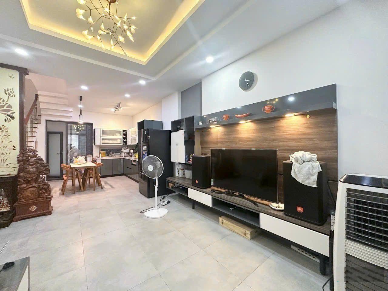 Chính chủ ! Nhà 4 tầng nội thất cao cấp nhập Malay - 54m2 sổ A4 - nhỉnh 6đ