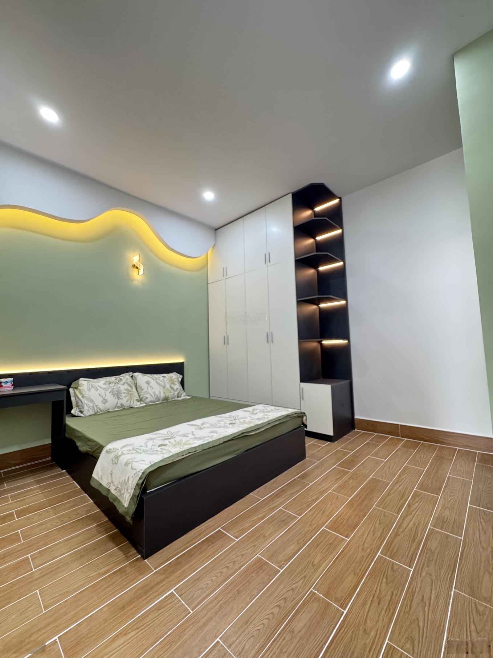 Nhà thơm - mới diện tích to - rộng - 3 phòng ngủ - đầy đủ nội thất xịn ô tô tới sát nhà Lê Đức Thọ