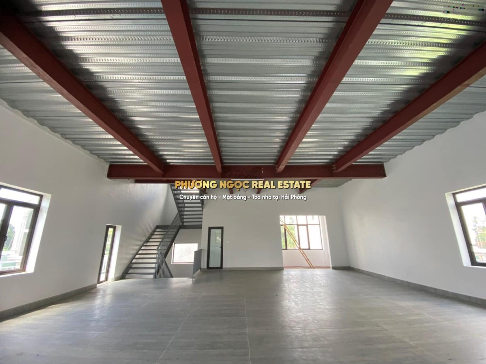 Cho thuê nhà mặt đường Tam Bạc gần cầu Hoàng Văn Thụ, DT 230m2, ngang 14m, nhà 2 tầng thông sàn