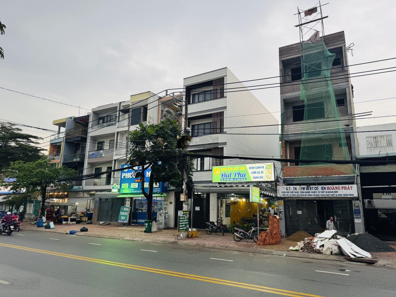 Bán nhà phố mặt tiền man thiện - căn hộ dịch vụ - dòng tiền cao - giá 20 tỷ