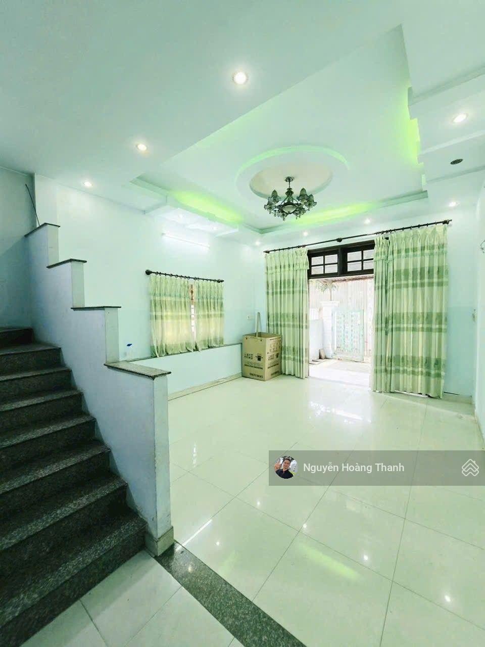 Bán nhà diện tích khủng giá tốt đường 1 Long Trường