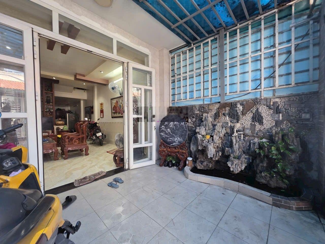 Nhà phố MTKD hẻm 8m Huỳnh Tấn Phát Q7