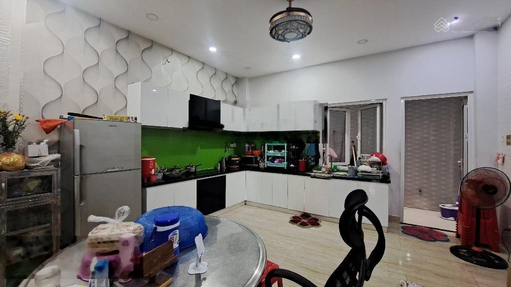 Bán nhà mặt hẻm như mt tỉnh lộ 10, sát an dương vương, giáp q6 - hxh 5m thông, 100m2*6*17*3tầngbtct