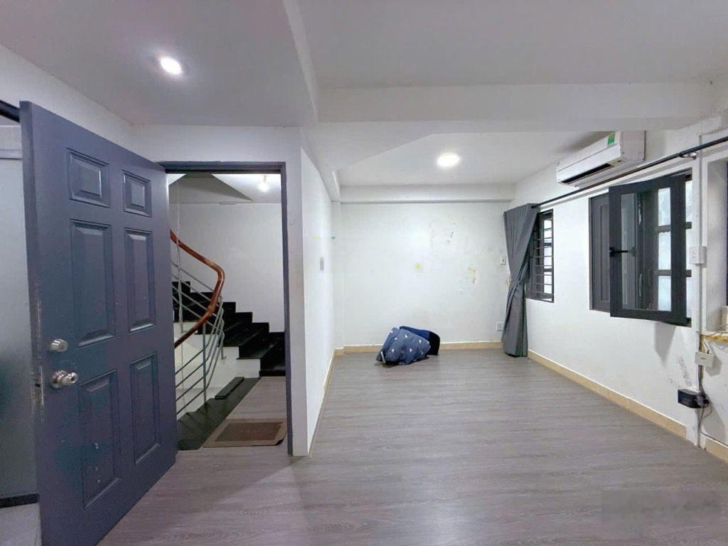 Huỳnh Văn Bánh - ngang hơn 5m kề hẻm xe tải - 4 phòng ngủ