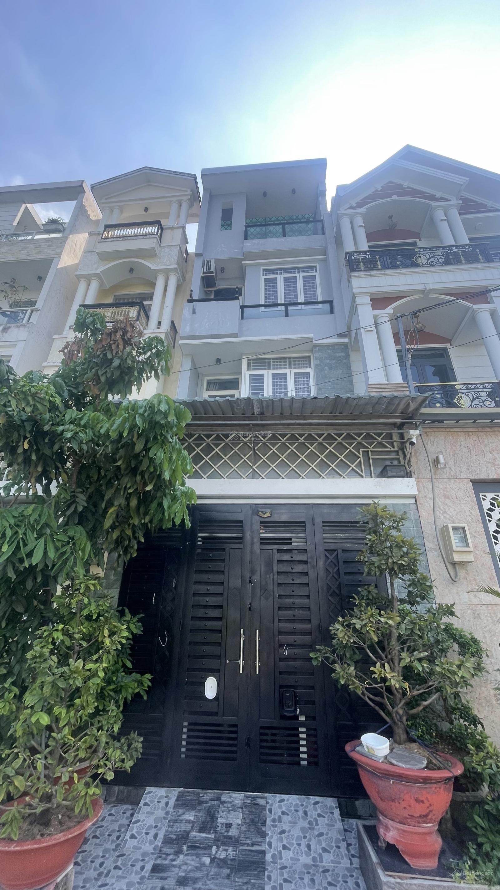 Bán nhà riêng, 03 tầng chính chủ, sát Khu dân cư Vạn Phúc. Khi biệt lập riêng 5 căn, có cổng riêng.