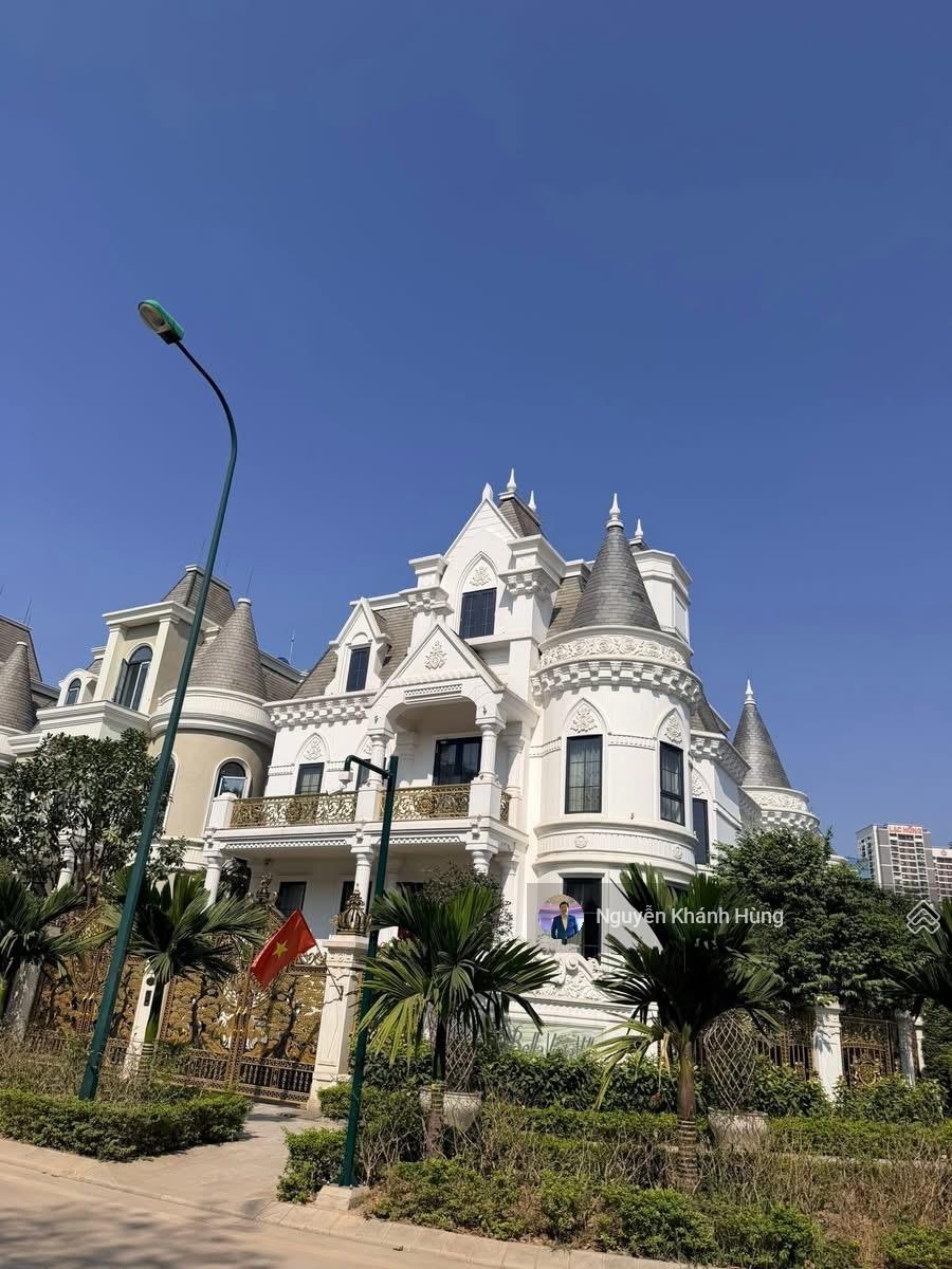 Bán biệt thự Ciputra, KĐT Nam Thăng Long, hầm để xe, view công viên, DT 150m2, giá 60,5 tỷ