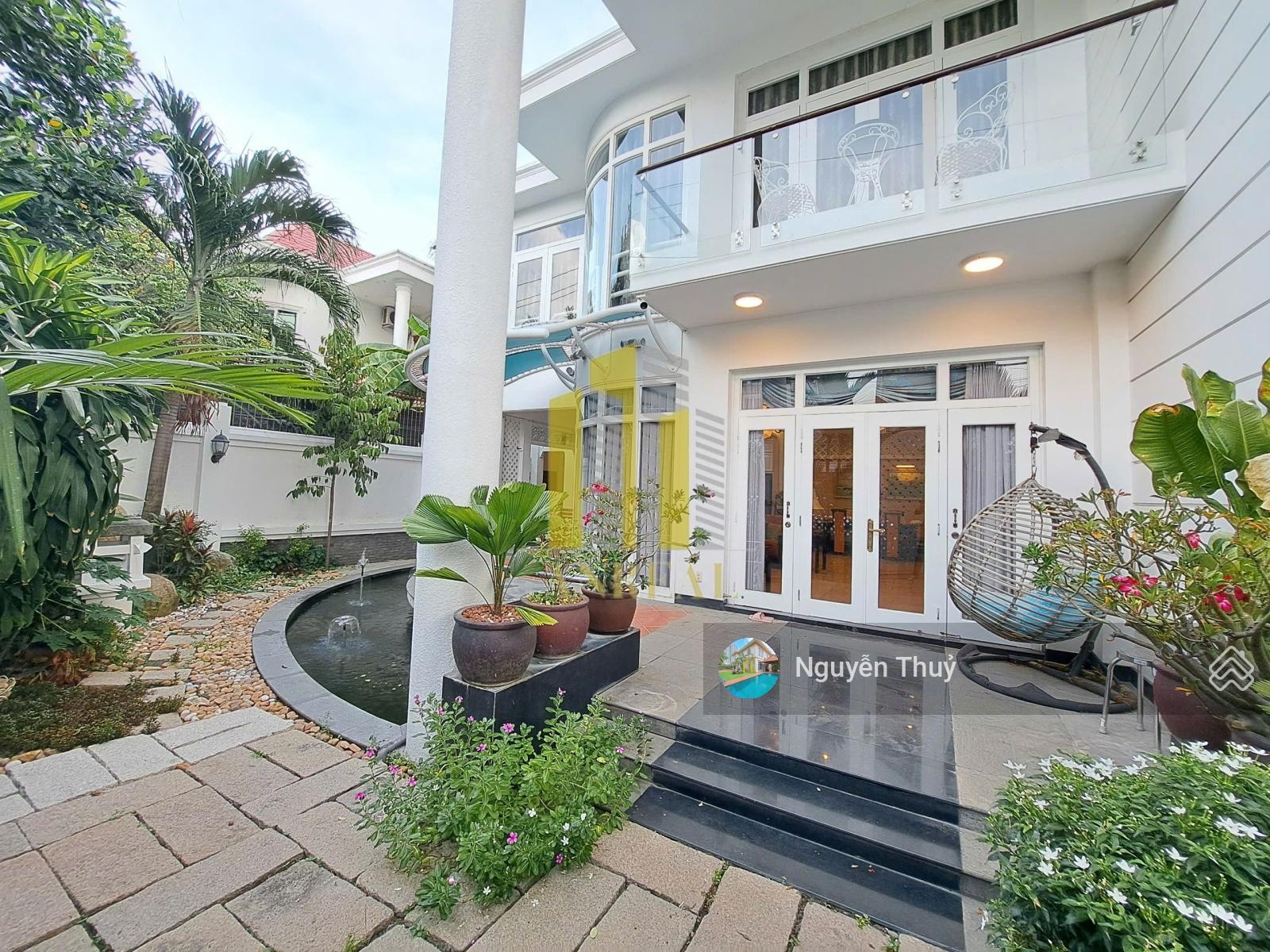 Biệt thự sân vườn 300m2 - Đầy đủ nội thất tiện nghi - giá 56 triệu