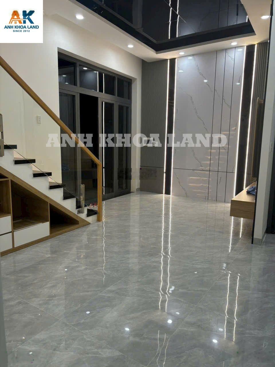 Chủ cần bán nhà mới xây để khách hàng đón tết, hẻm ô tô đường 102, 4 lầu 59,3m2 ngang 9,4m - Quận 9