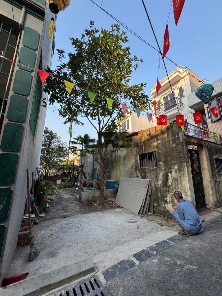 Nhà Nam Hồng, đất đẹp đường thông, gần ô tô đầu tư mua ở đều đẹp