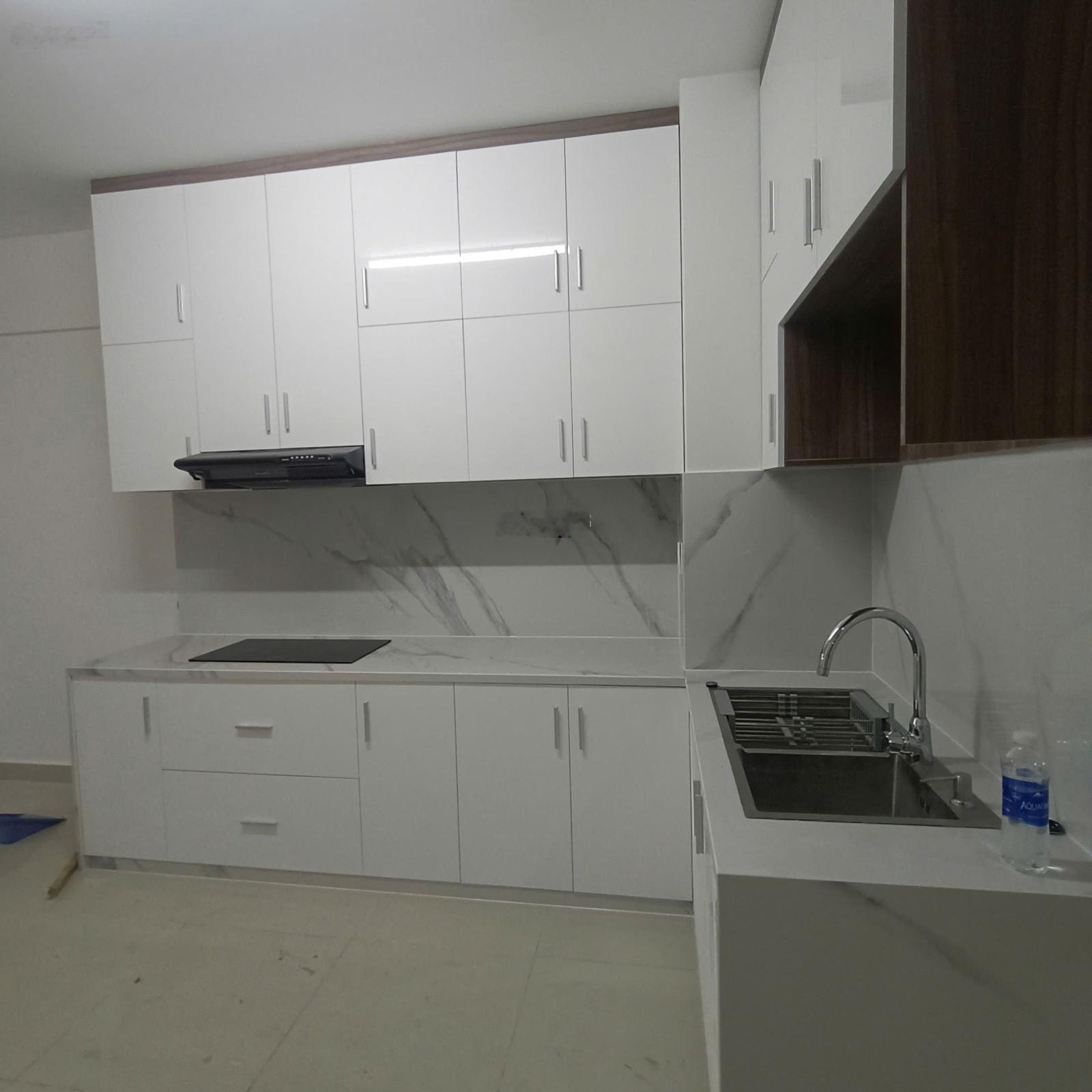 Cho thuê căn hộ 2PN,giá 5,5tr/tháng,có bếp,rèm,máy lạnh, máy nước nóng,bàn ăn,sofa. Nhà sẵn ở ngay