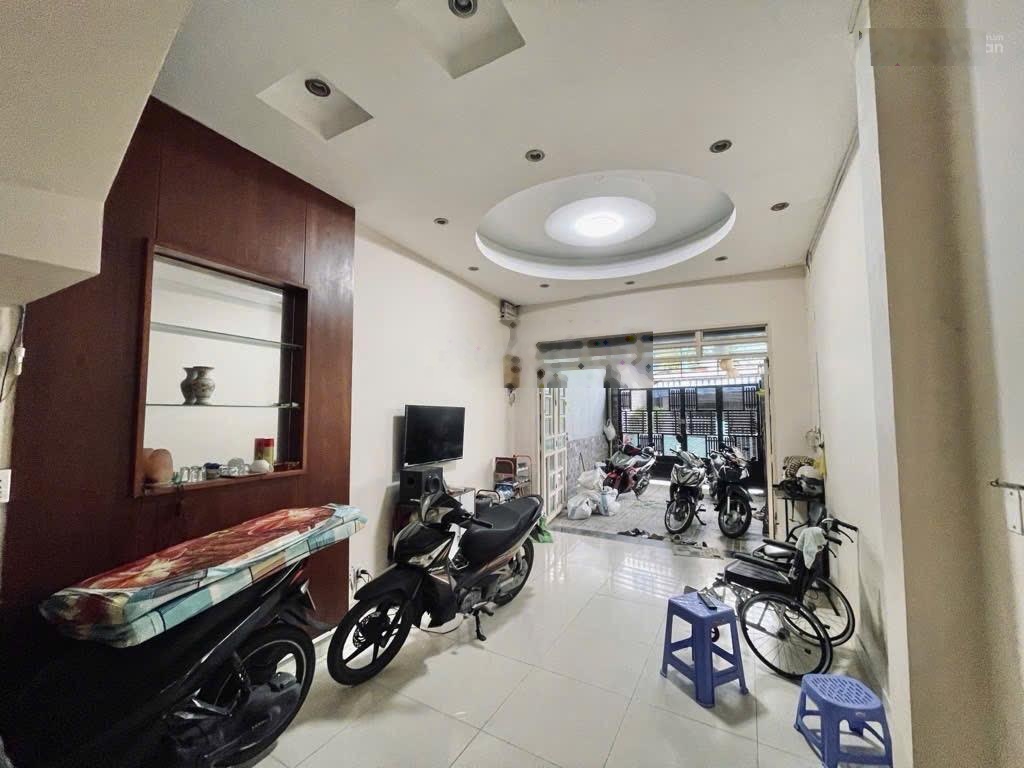 Nhà đẹp 3 tầng, 4x20, hxh tránh đường nguyễn văn đậu
