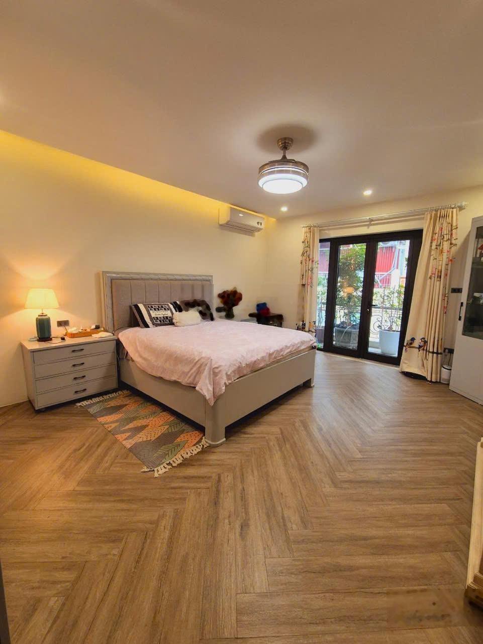 Bán nhà Phạm Văn Đồng hàng xóm TP Giao Lưu - 120m MT 7m - Lô Góc Ô Tô Tránh KDVP sẵn cho thuê