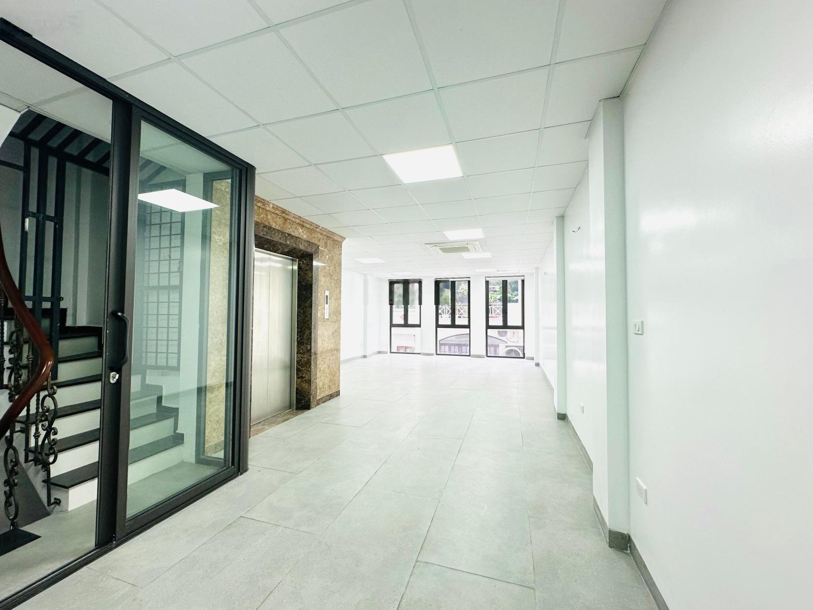 Bán toà nhà vp phố quan nhân 60m, 8t, + 1 hầm, mt 5,4m, 36,5 tỷ - thang máy, cầu giấy 0972611219