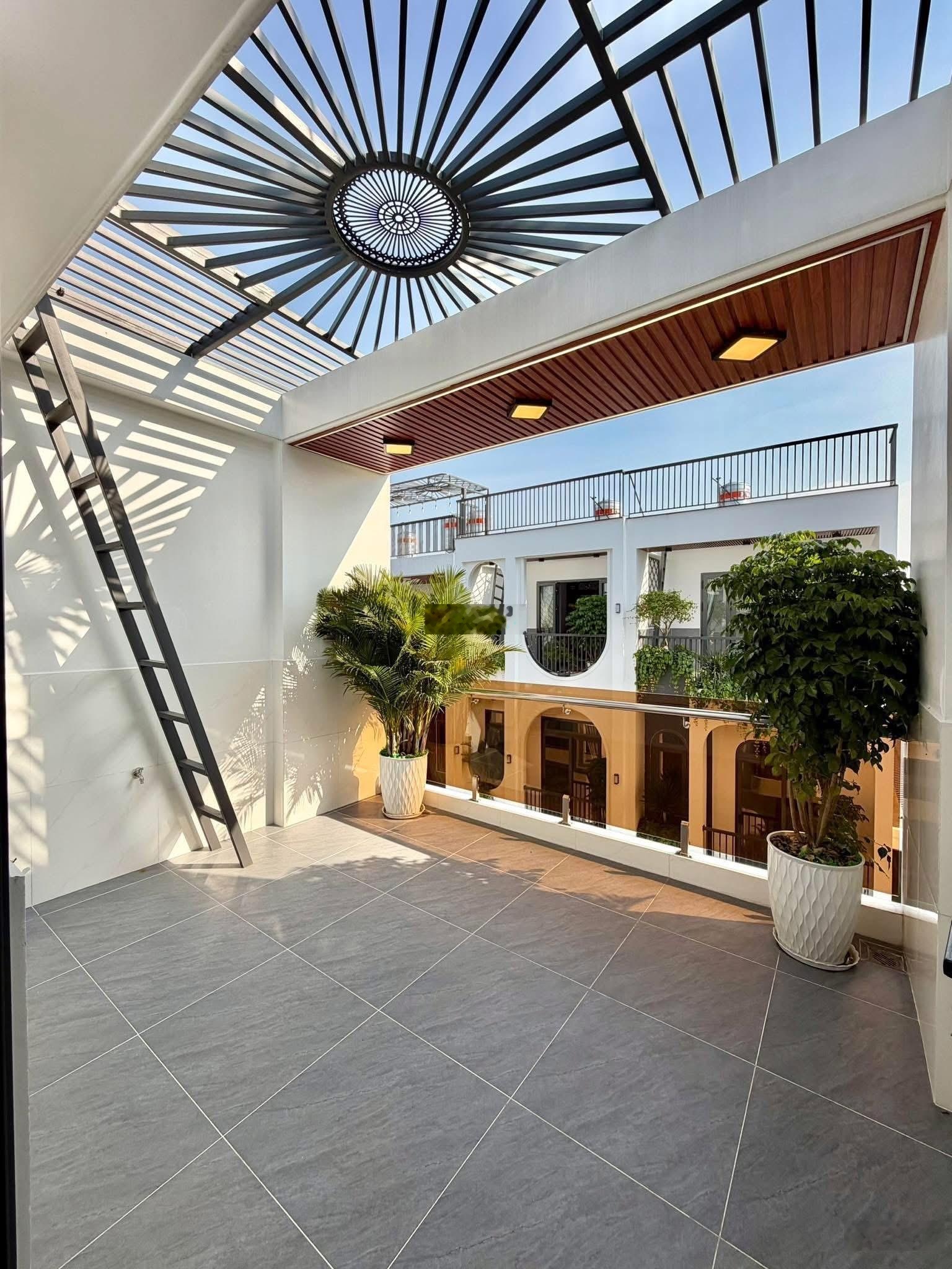 Bán căn nhà đẹp giá rẻ 4x14m.Xây 1 Lửng 3 Lầu khu đồng bộ đường 7m.cách 50m ra thạnh xuân 25.Q12