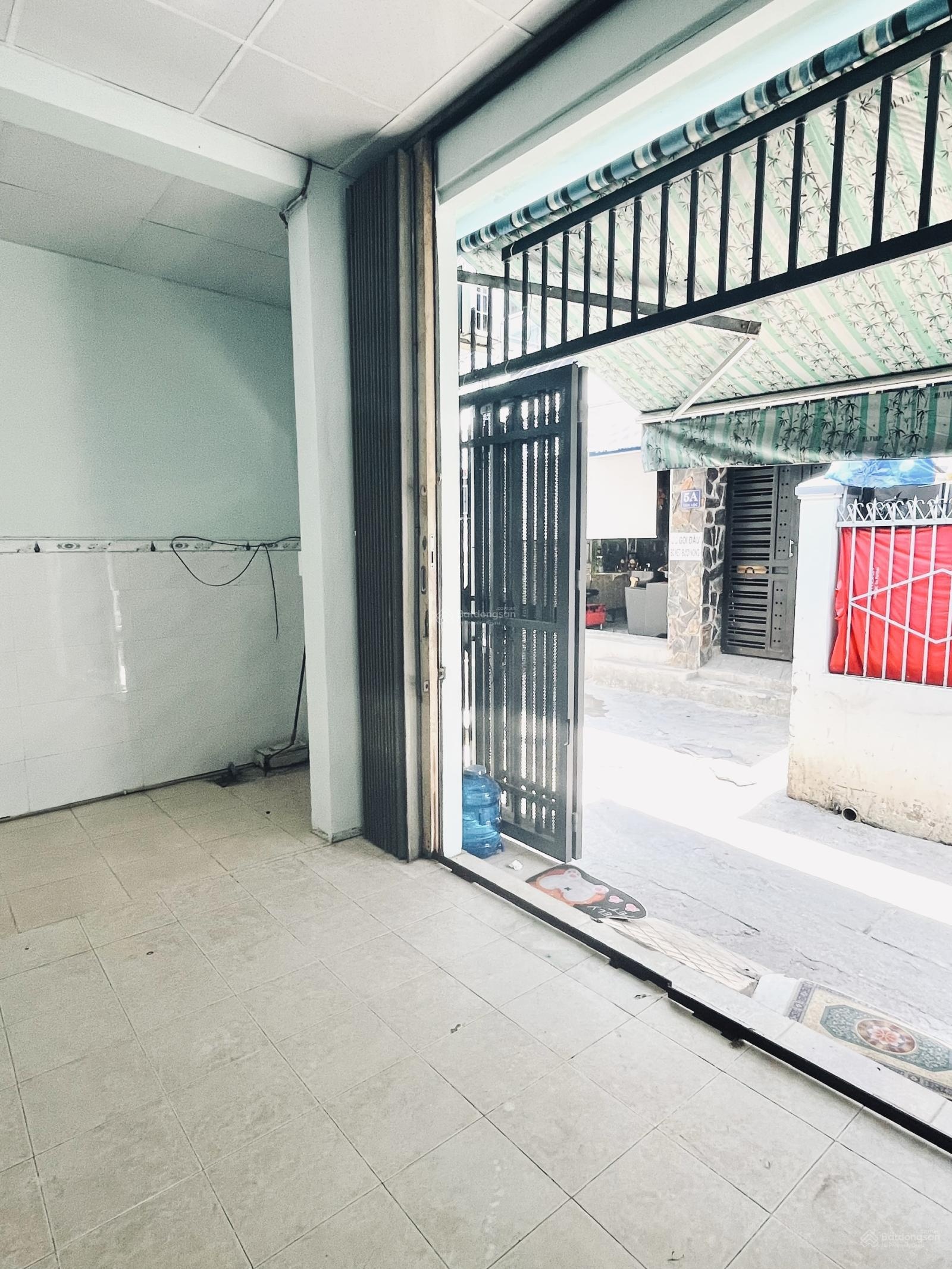 Cho thuê nhà 2 phòng ngủ - 1WC mới sơn (Không nhận trung gian)