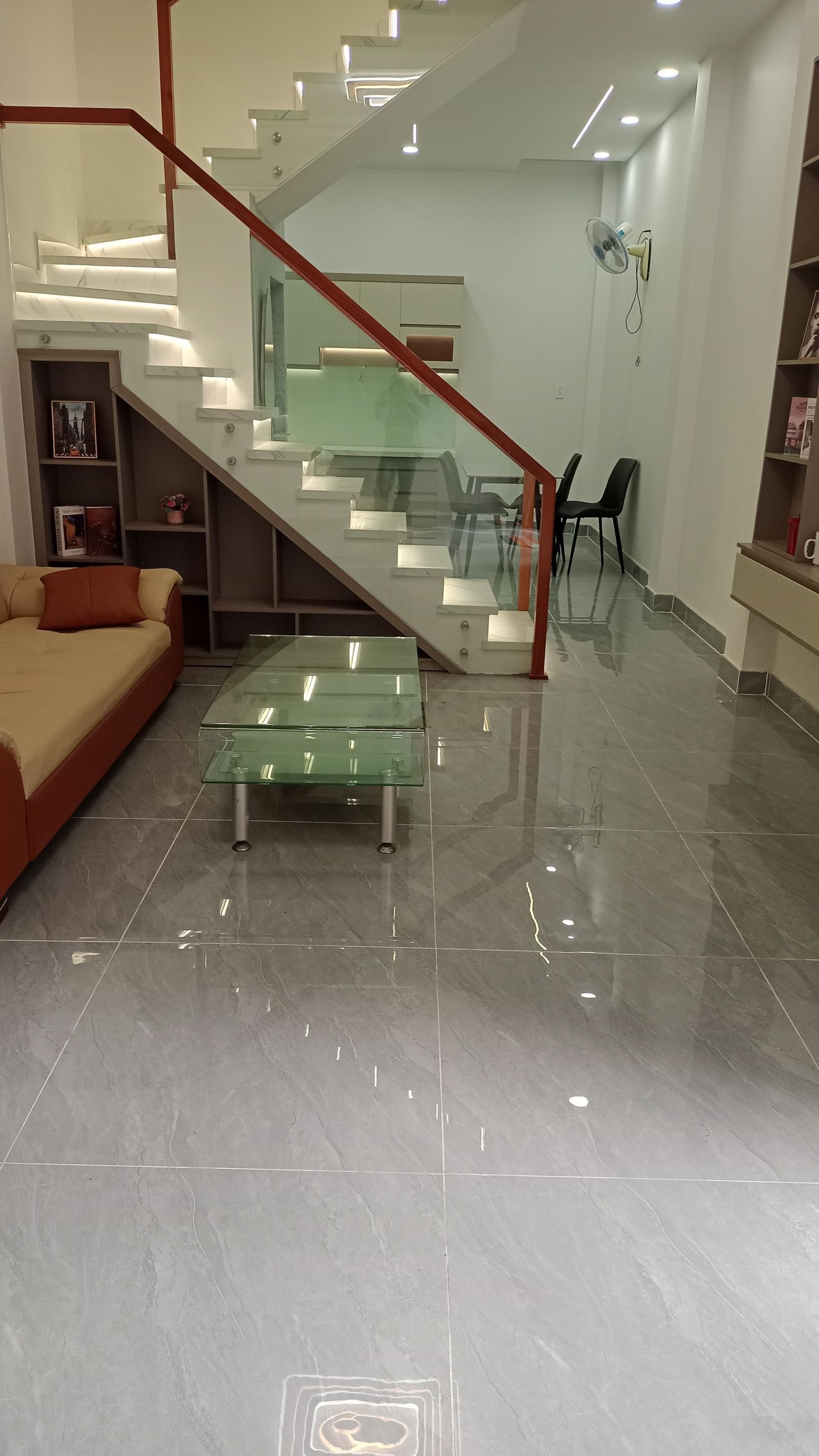 Nhà xây mới, 44m2, 4PN, VF3 vào nhà, full nội thất đẹp