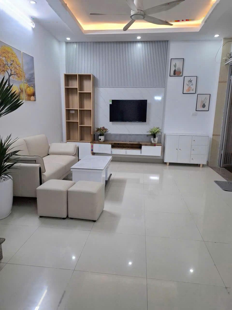 Bán nhà ngay ga Văn Quán-Hồ Gươm Plaza ngõ thông oto sát nhà dọn vào ở ngay giá hơn 7 tỷ